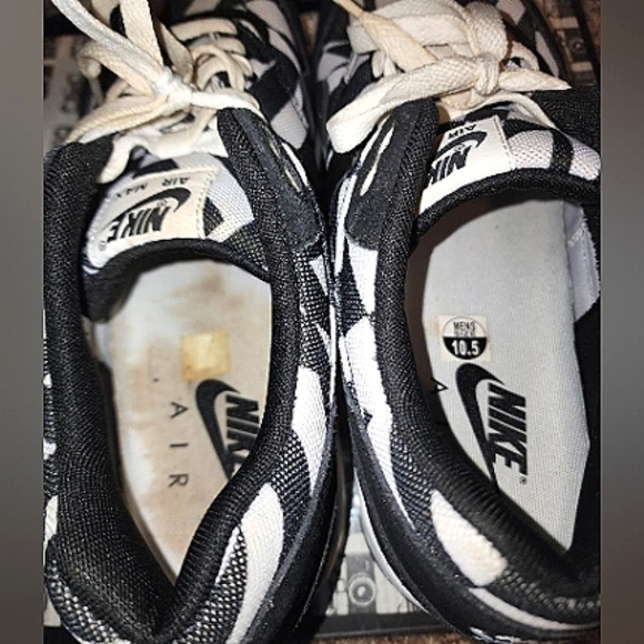 😱💥 RARE Nike Air Max Razzle Dazzle  Black/White Sneaker, Size US10.5 💥😱 - Picture 7 of 8